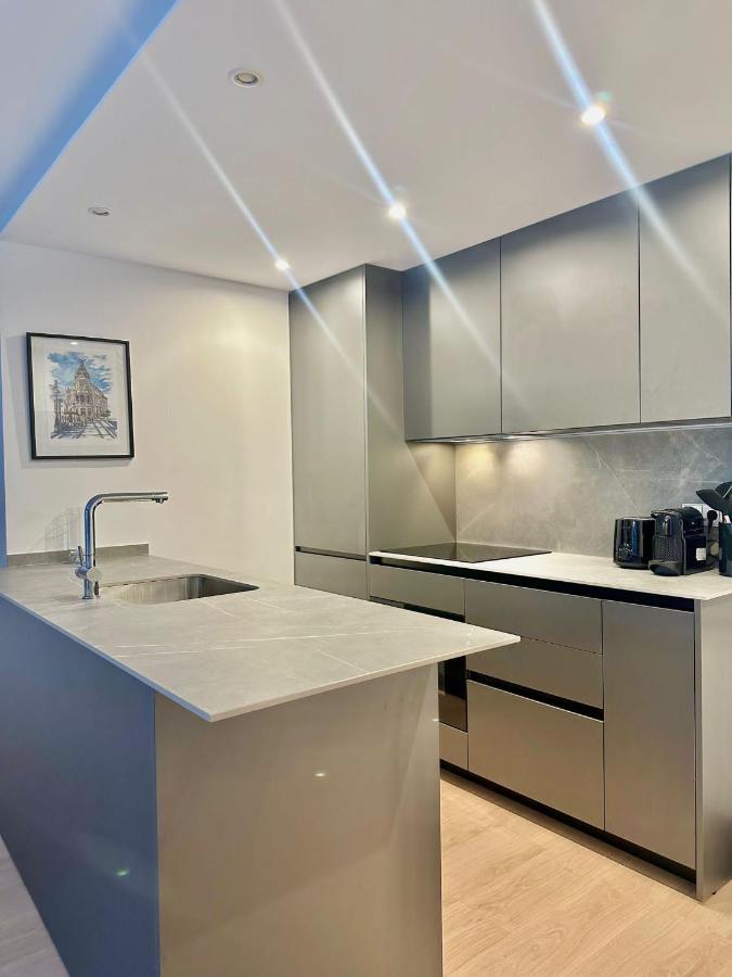 Private Room In A Shared Apartment, Habitacion Privada En Un Apartamento Compartido En Pacifico, Мадрид Екстериор снимка